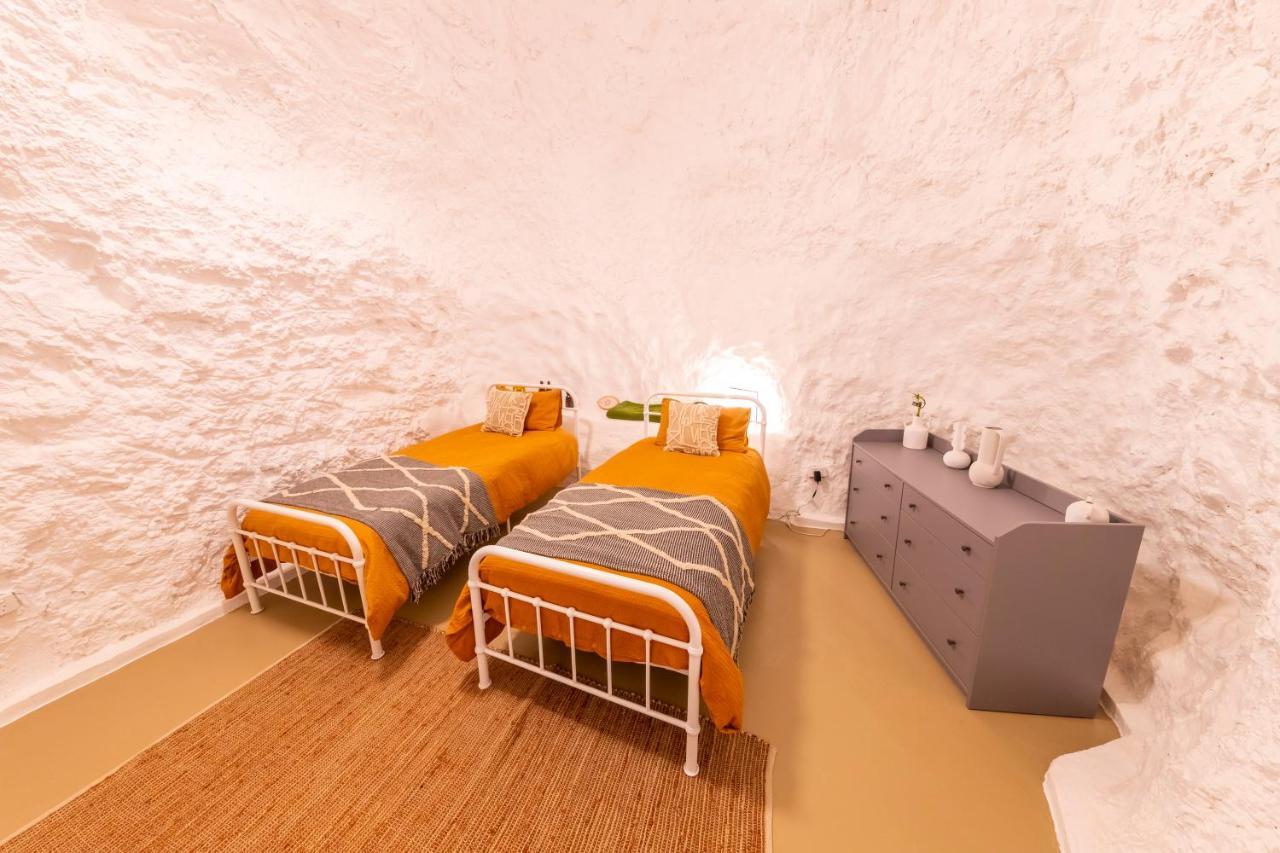 White Cliffs Accommodation -Daybreak Dugout - Unique Cave House Eksteriør billede