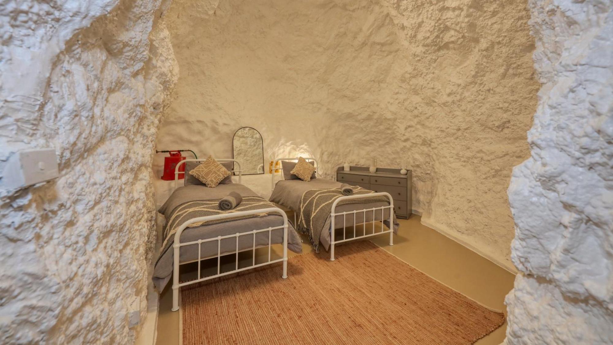 White Cliffs Accommodation -Daybreak Dugout - Unique Cave House Eksteriør billede